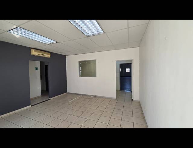 472M² WAREHOUSE TO LET IN ROUTE 21 BUSINESS PARK